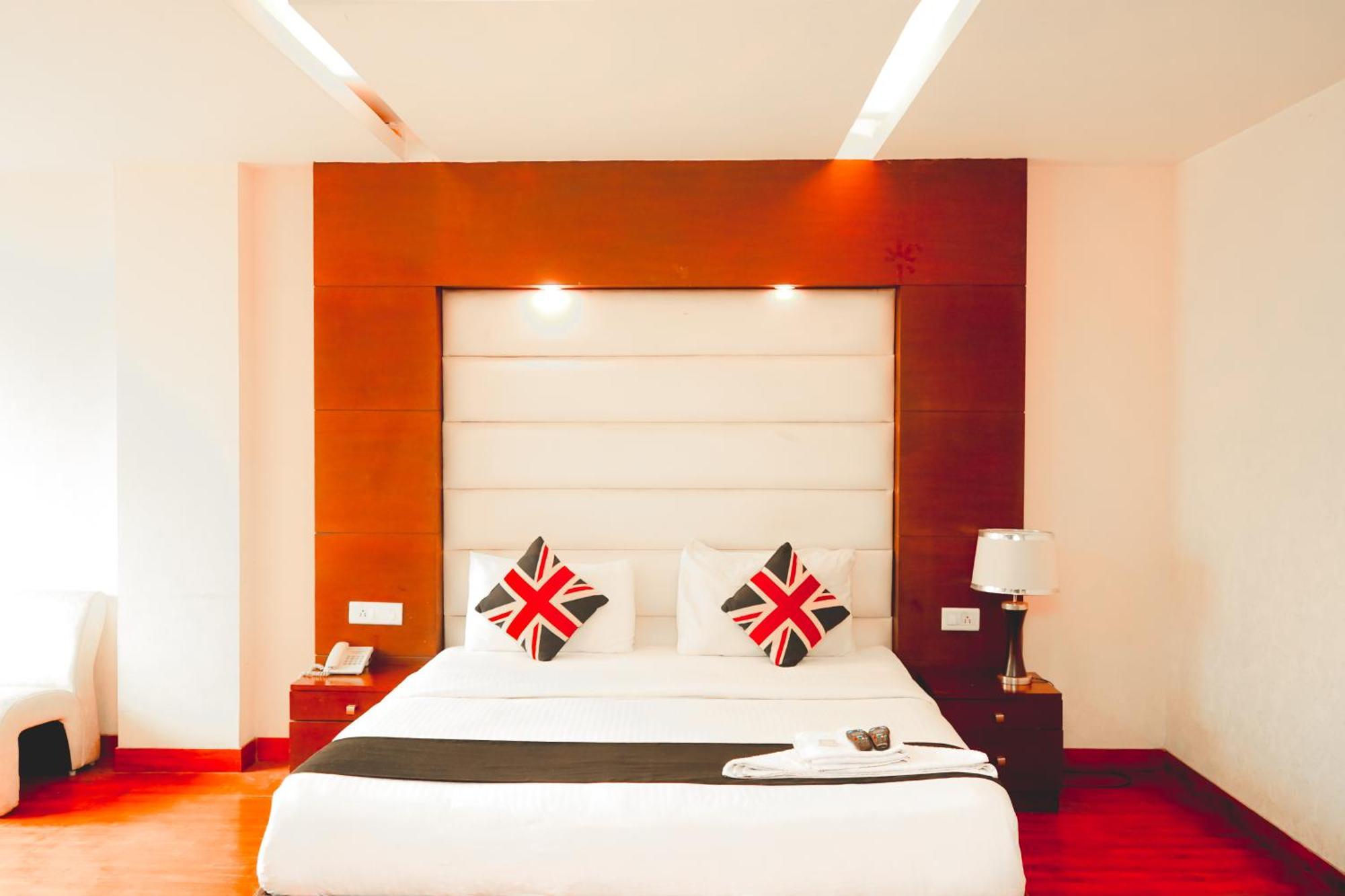 Hotel Sukoon - Ramesh Nagar New Delhi Buitenkant foto