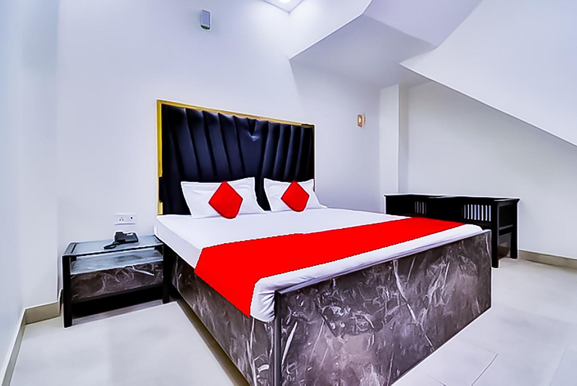 Hotel Sukoon - Ramesh Nagar New Delhi Buitenkant foto