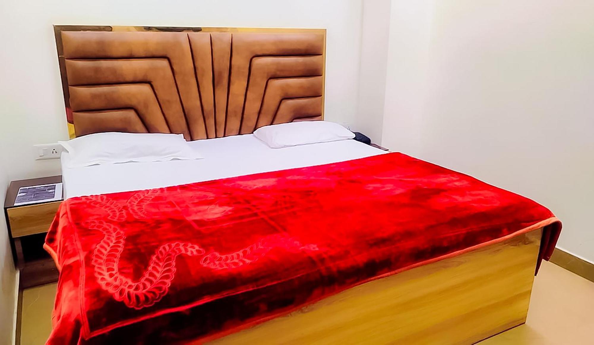 Hotel Sukoon - Ramesh Nagar New Delhi Buitenkant foto