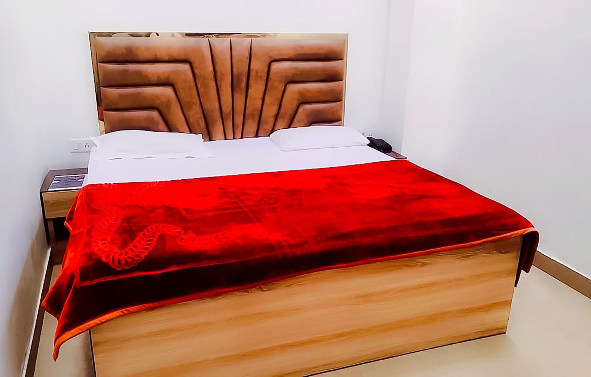 Hotel Sukoon - Ramesh Nagar New Delhi Buitenkant foto