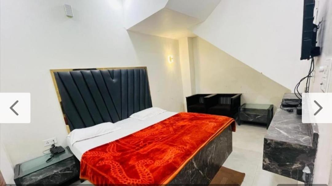 Hotel Sukoon - Ramesh Nagar New Delhi Buitenkant foto