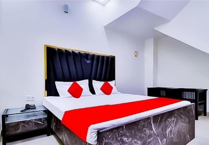 Hotel Sukoon - Ramesh Nagar New Delhi Buitenkant foto