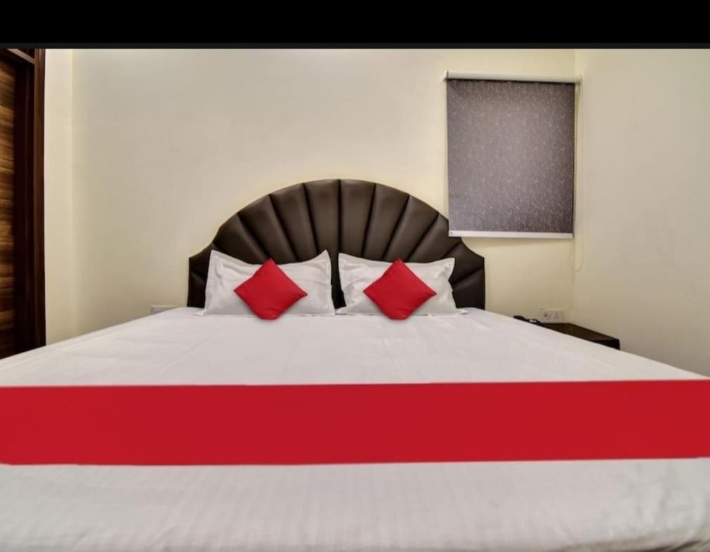 Hotel Sukoon - Ramesh Nagar New Delhi Buitenkant foto