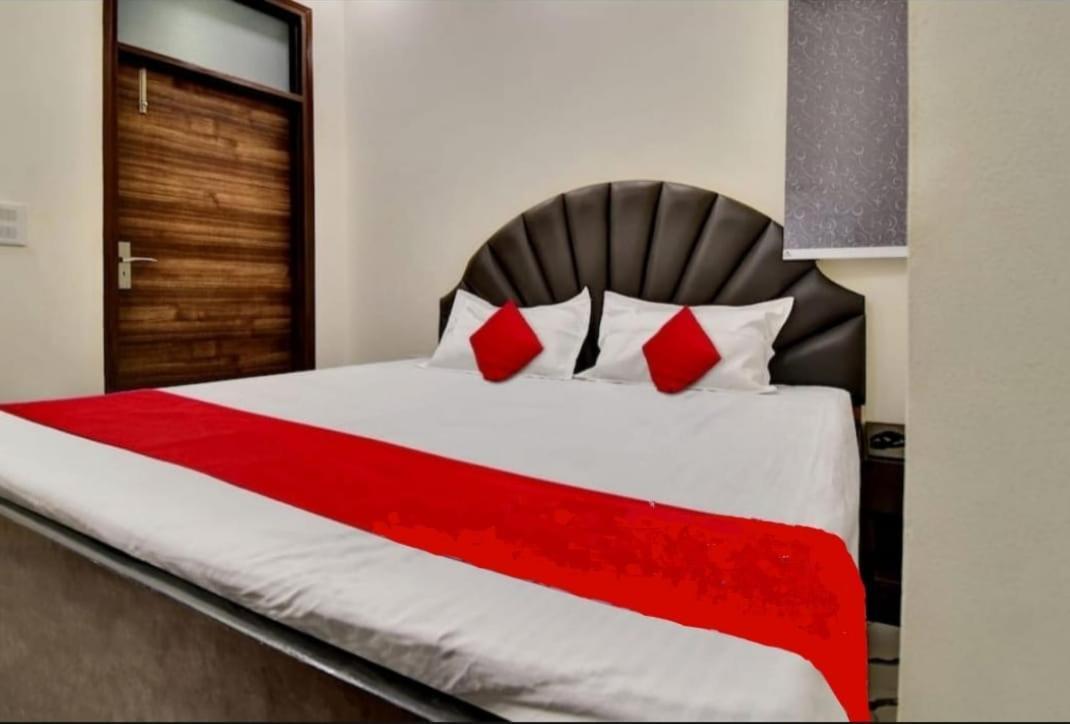 Hotel Sukoon - Ramesh Nagar New Delhi Buitenkant foto