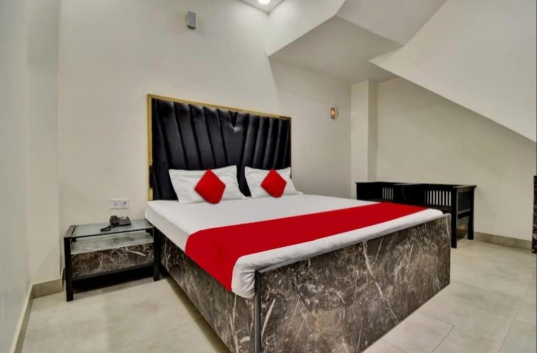 Hotel Sukoon - Ramesh Nagar New Delhi Buitenkant foto
