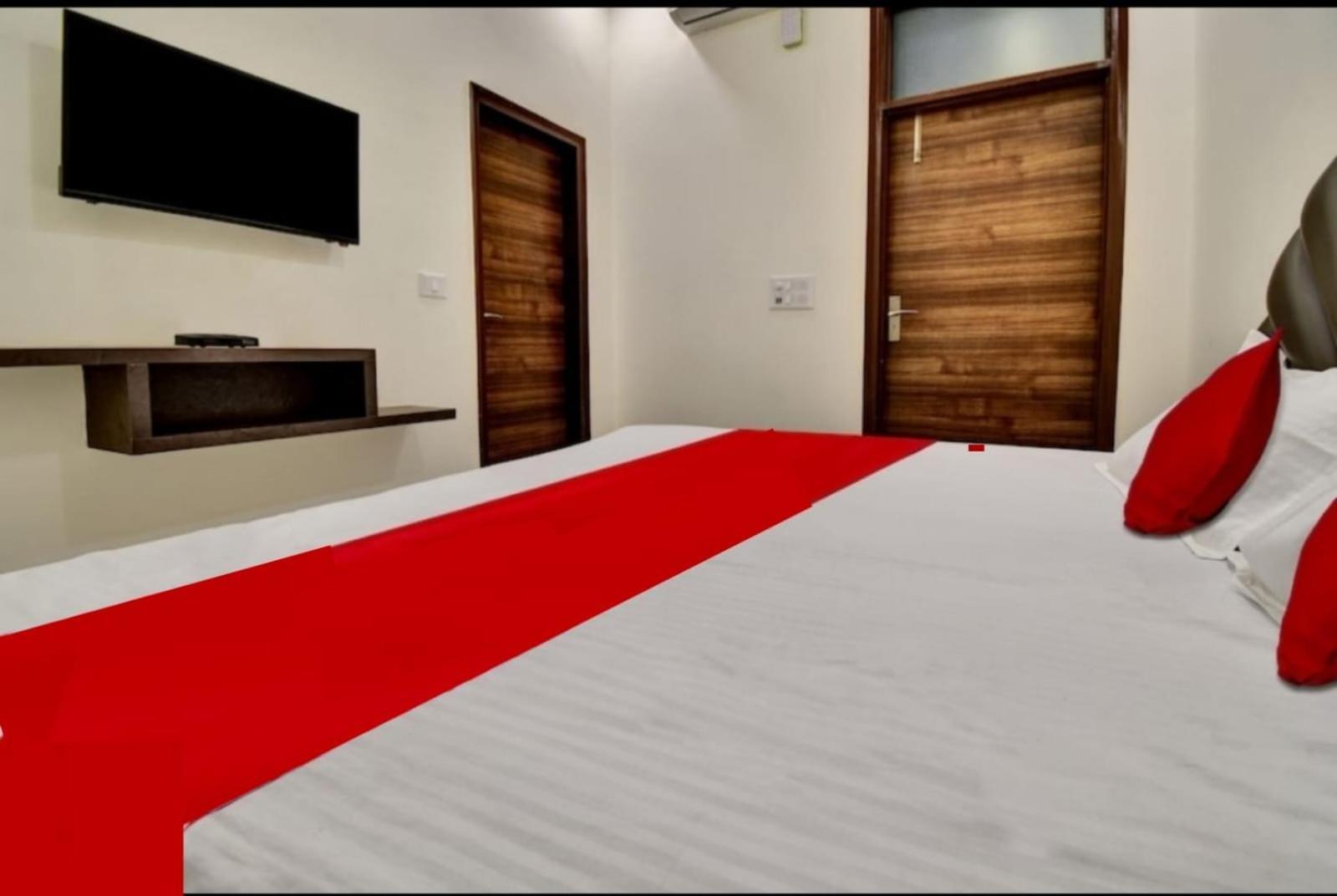 Hotel Sukoon - Ramesh Nagar New Delhi Buitenkant foto