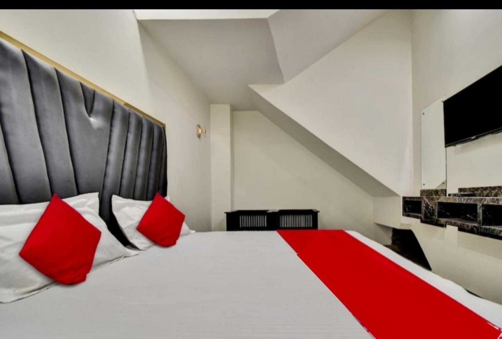 Hotel Sukoon - Ramesh Nagar New Delhi Buitenkant foto
